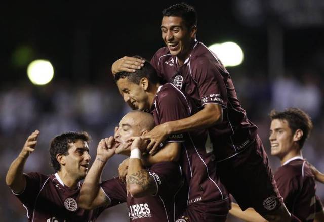 Ortiz-Gonzalez-Araujo-Melano-AP_CLAIMA20131121_0225_14