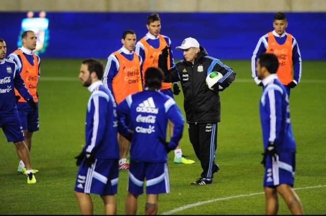 Sabella-Stadium-Jersey-Marcelo-Carroll_CLAIMA20131113_0231_14