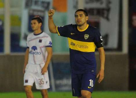 Puno-cerrado-capitan-Roman-grito_OLEIMA20140420_0213_14