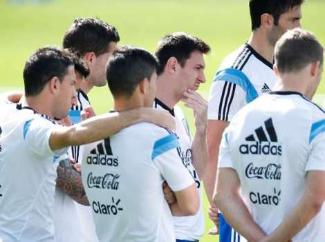 fotos-entrenamiento-Seleccion_OLEIMA20140617_0074_8