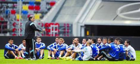 Tata-hablo-minutos-players-escucharon_OLEIMA20140903_0032_14