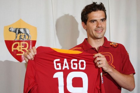 AS Roma Unveils New Player Fernando Ruben Gago