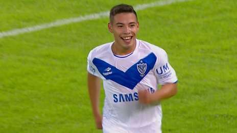 Rolon-metio-tercero-Velez_OLEVID20140426_0037_18