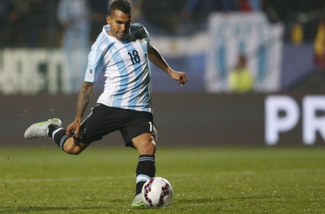 Carlos-Tevez-clasificacion-Argentina-semifinal_LNCIMA20150626_0201_5