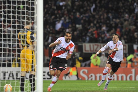 Télam 14/07/2015 Buenos Aires: River Plate gana 1 a 0 ante Guaraní, de Paraguay, por la ida de semifinales de la Copa Libertadores en el estadio Monumental. Gabriel Mercado festejando su gol.Foto: Alejandro Santa Cruz/cf