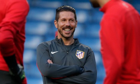 Diego Simeone takes Atlético Madrid training