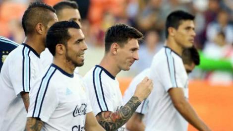 0907_tevez_messi_g_afp-650x446