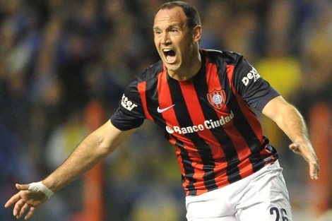 Télam Buenos Aires 06/09/2015 En el final del encuentro perdió Boca Juniors  con San Lorenzo por 1 a 0, por la 23da. fecha del torneo de prinera división. Matos autor del gol Foto: Víctor Carreira/cf