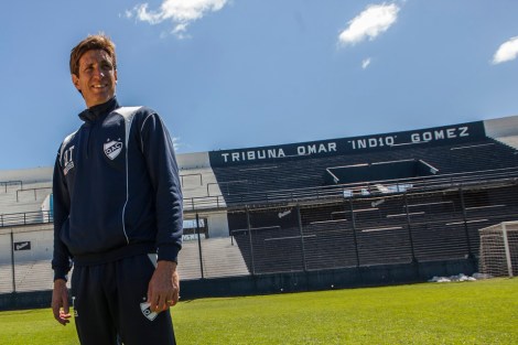 DEPORTES. Entrevista a Facundo Sava, DT de Quilmes. 30/09/15  FOTO FERNANDO MASSORIO