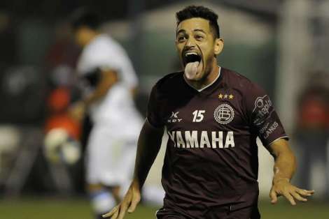 Acosta-adelanto-Lanus-Bosque_OLEIMA20151206_0253_28