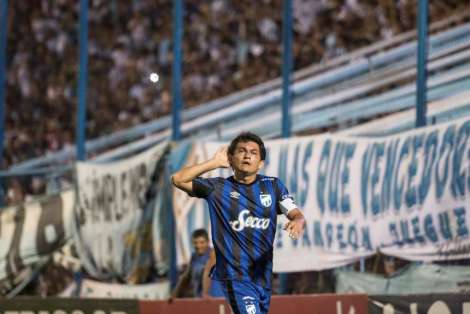Luis-Rodriguez-festeja-gol-Huracan_OLEIMA20160401_0221_28