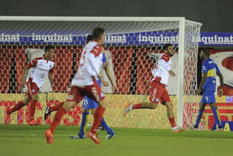 30-04-2016_buenos_aires_argentinos_juniors_enfrenta-1-900x602