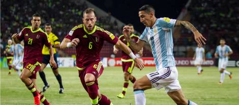 jose_manuel_velazquez_angel_di_maria_venezuela_argentina_eliminatorias_sudamericanas_2016_1349x594