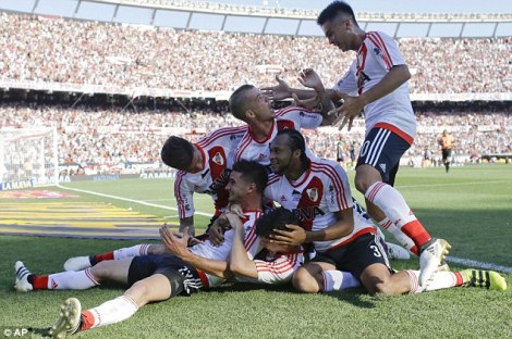 3b4837a800000578-0-image-a-23_1481496888236