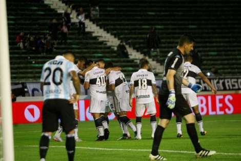 amistoso-racing-gimnasia-lp-suspendio_oleima20170119_0237_28