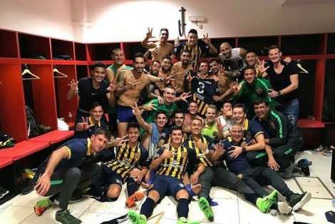 festejo-Canalla-vestuario-visitante-Coloso_OLEIMA20170514_0219_15