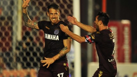 INDEPENDIENTE  LANUS 
foto MARCELO CARROLL