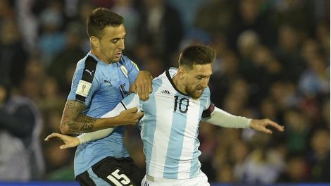 lionel-messi-matias-vecino-argentina-uruguay-south-america-world-cup-qualifying_104vaylxagx1166429isyp1h5